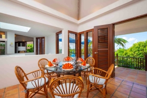 Beach Palm Villa Dining Room 1